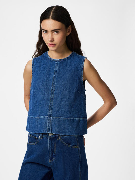 model_shot-front