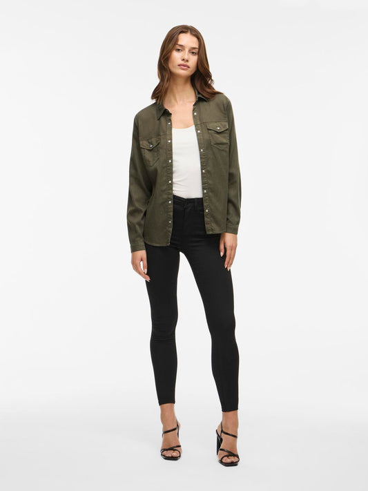 model_shot-front_full