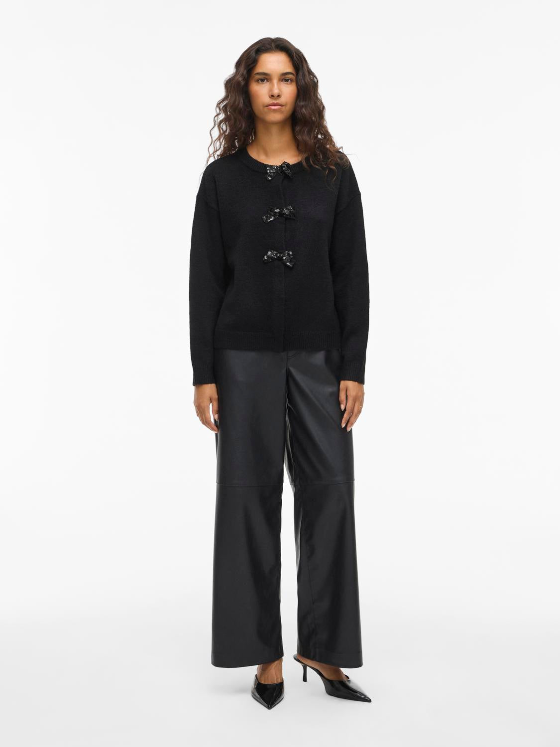 model_shot-front_full