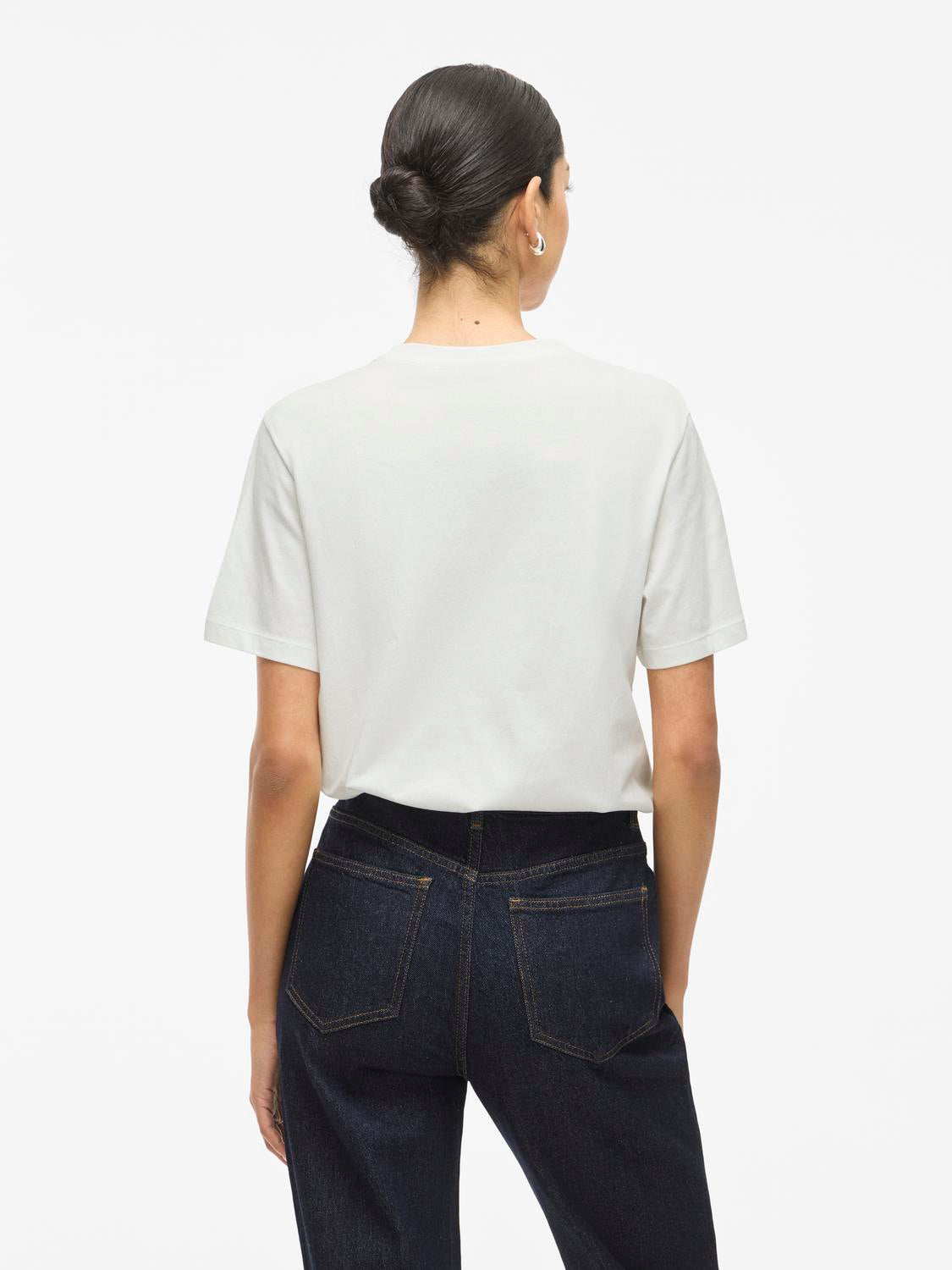 model_shot-back