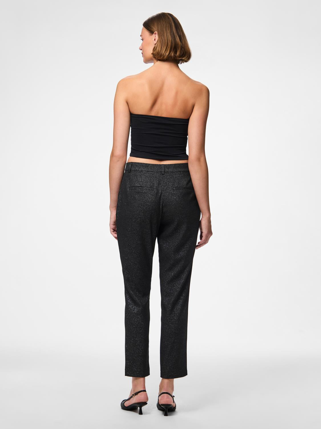 model_shot-back