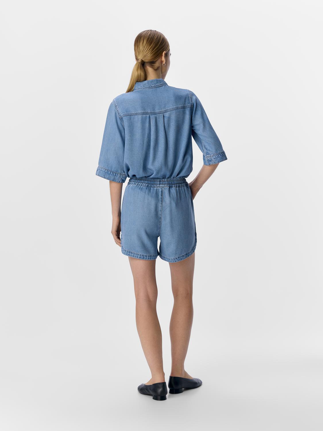 model_shot-back