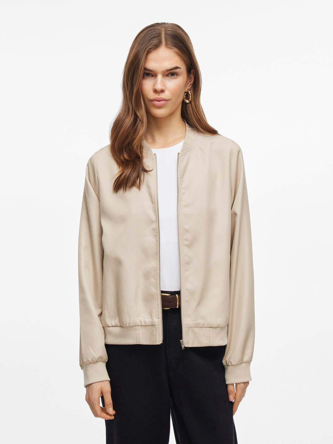 model_shot-front
