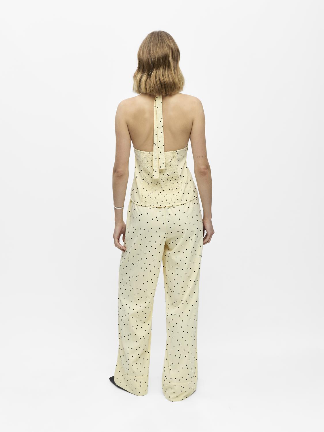 model_shot-back