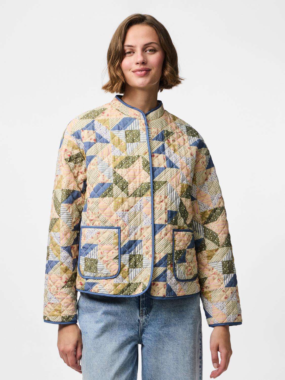 model_shot-front