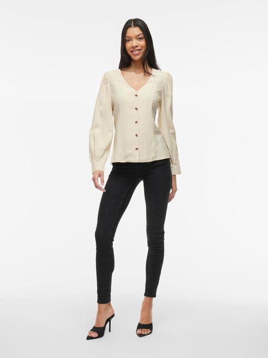 model_shot-front_full