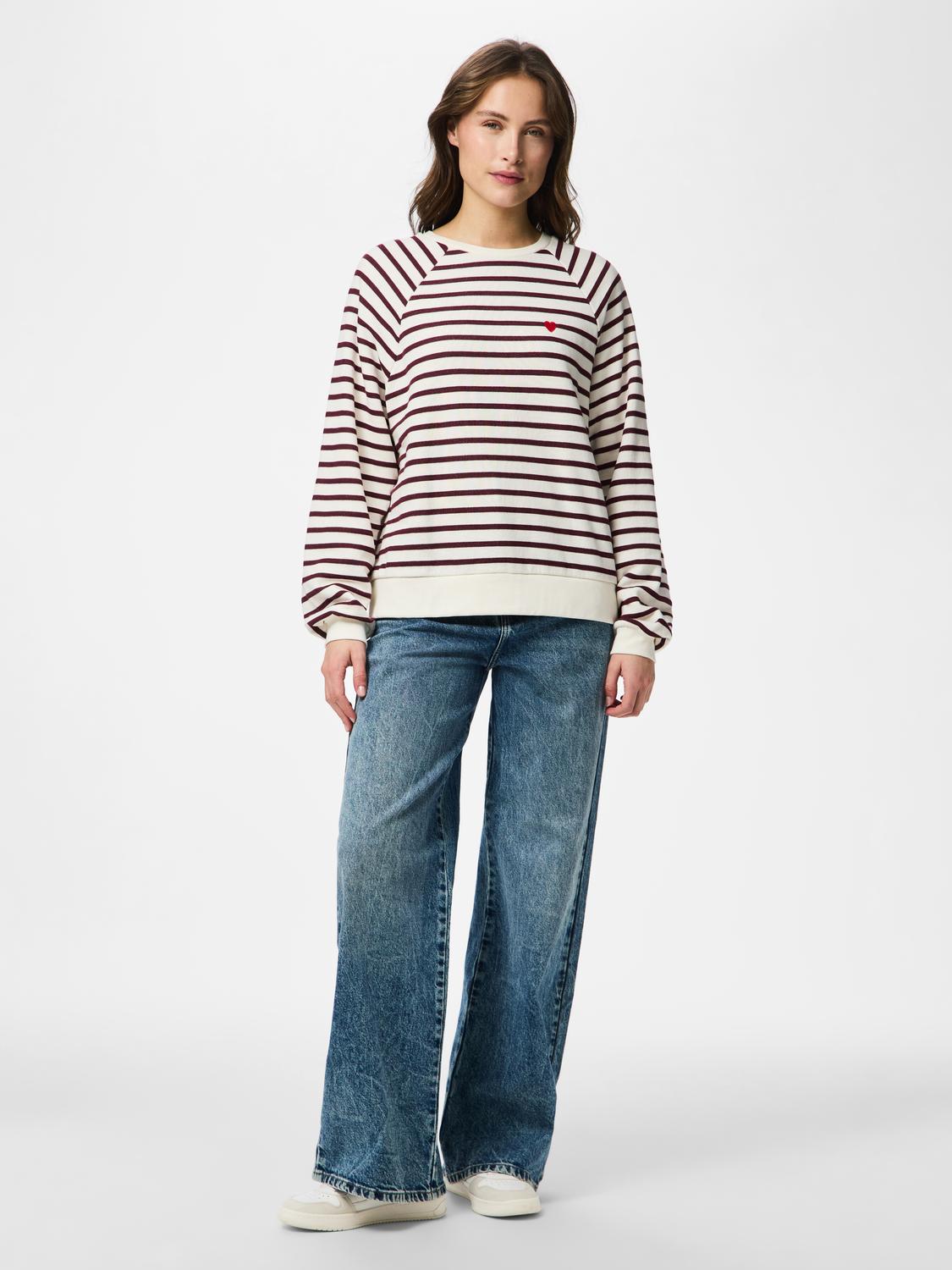 model_shot-front_full