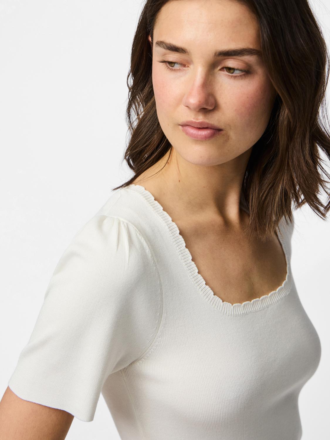 model_shot-detail