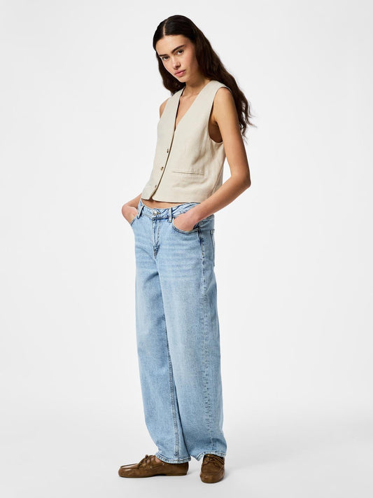 model_shot-front_full