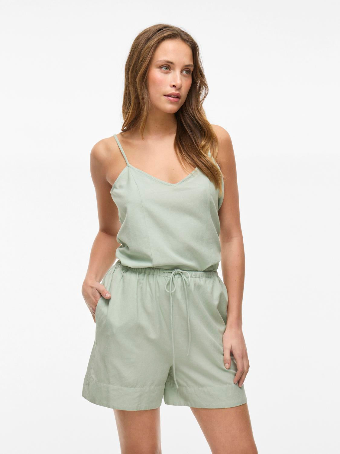 model_shot-front