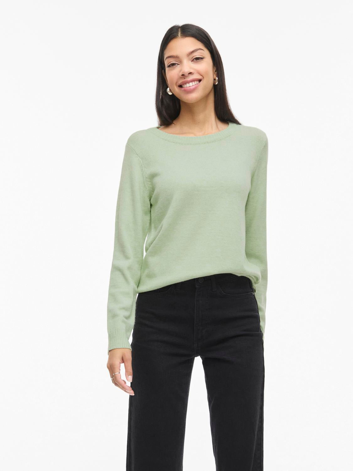 model_shot-front