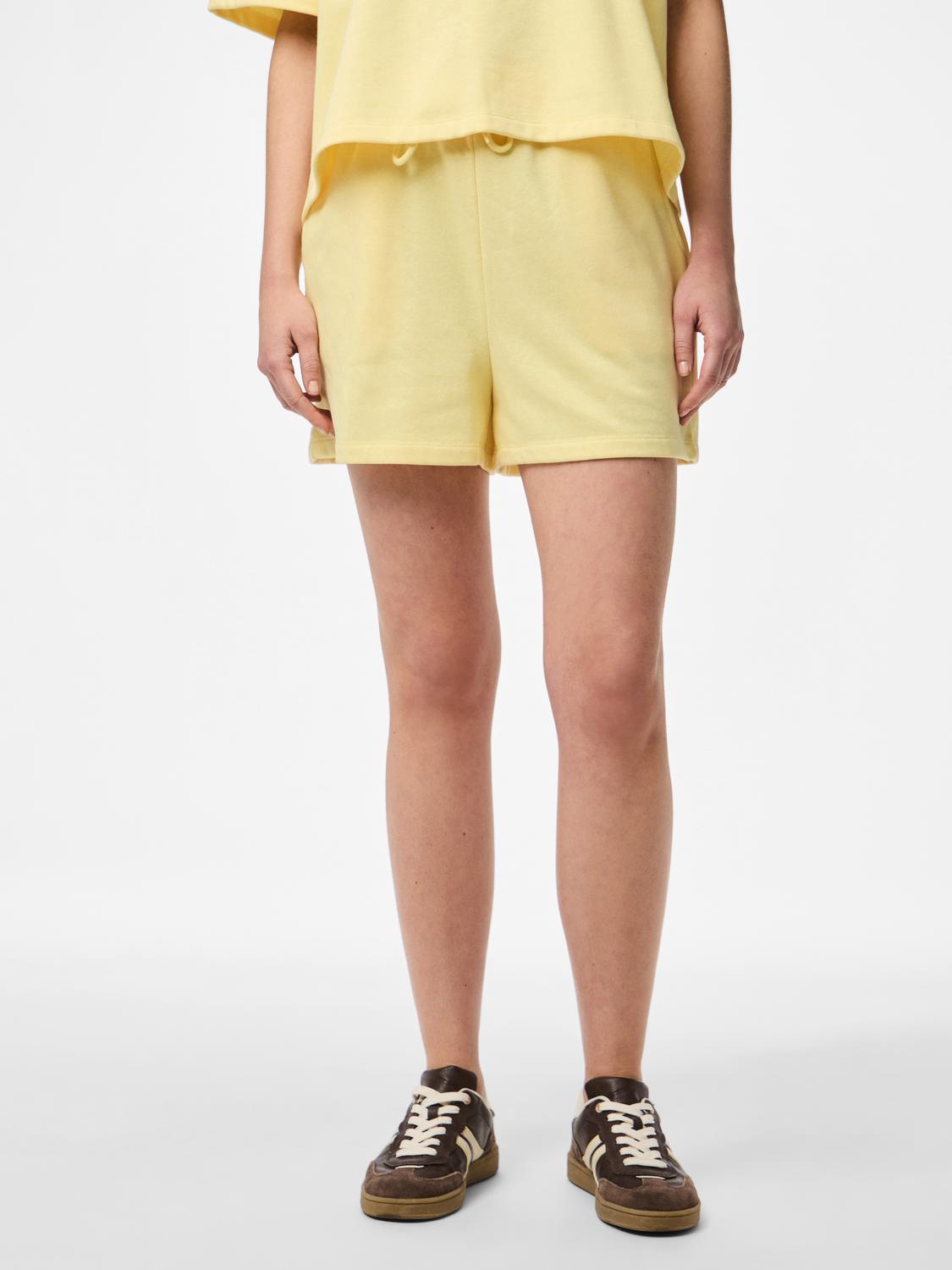 model_shot-front