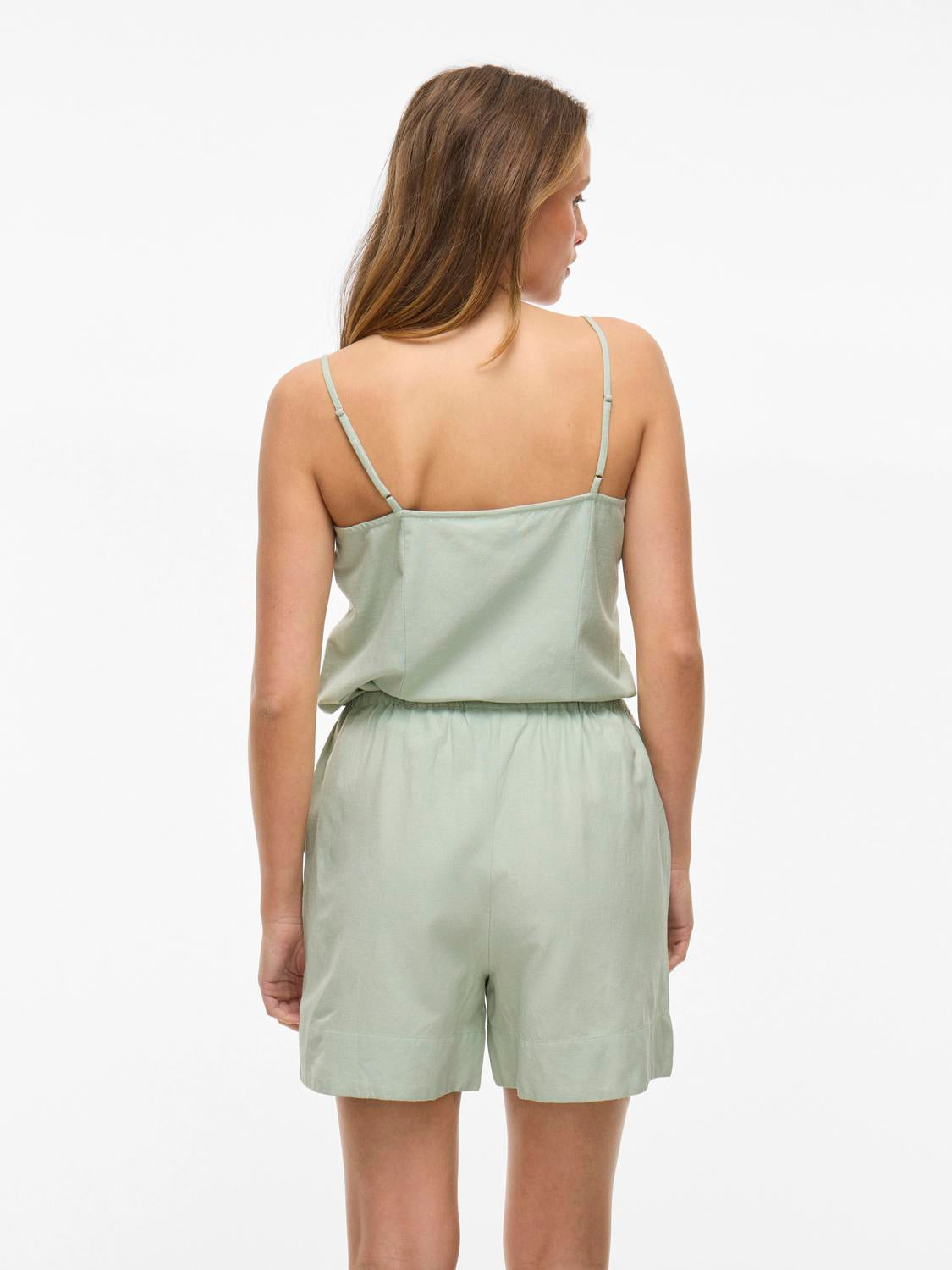 model_shot-back