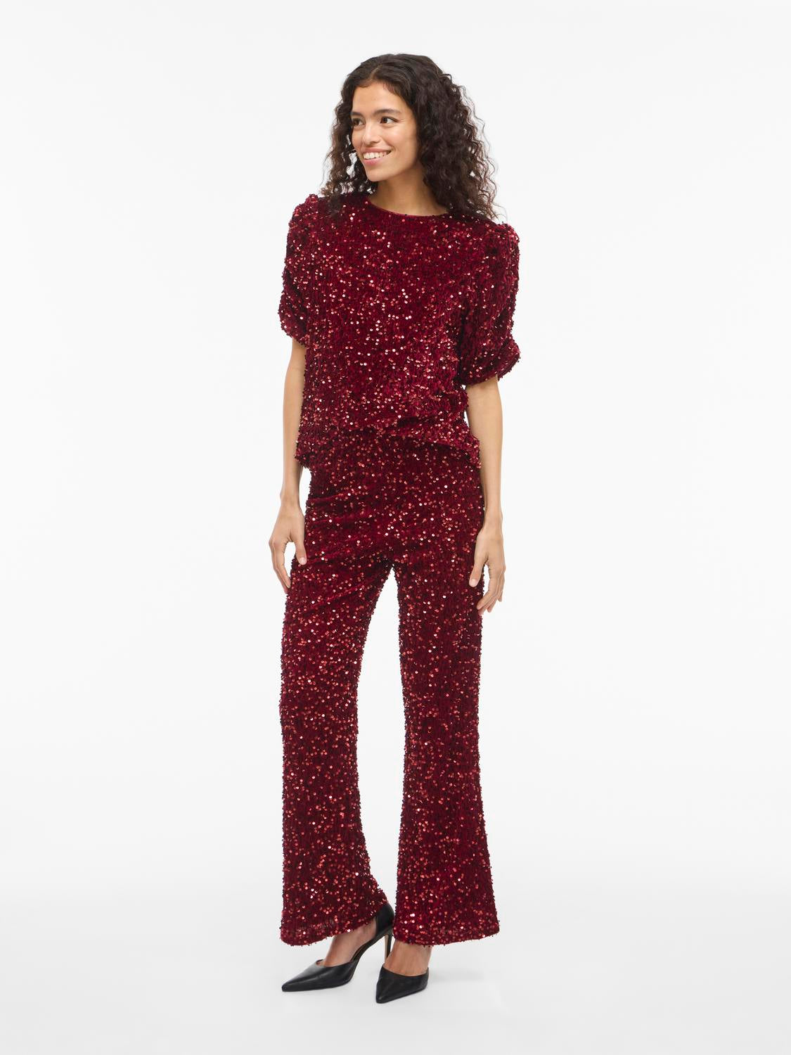 model_shot-front_full