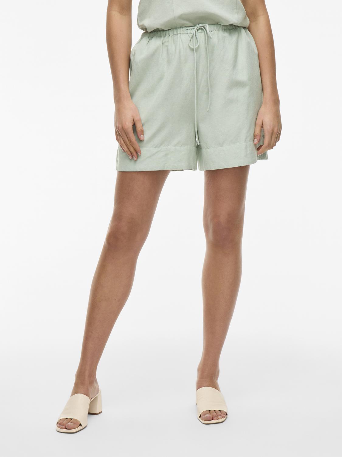 model_shot-front